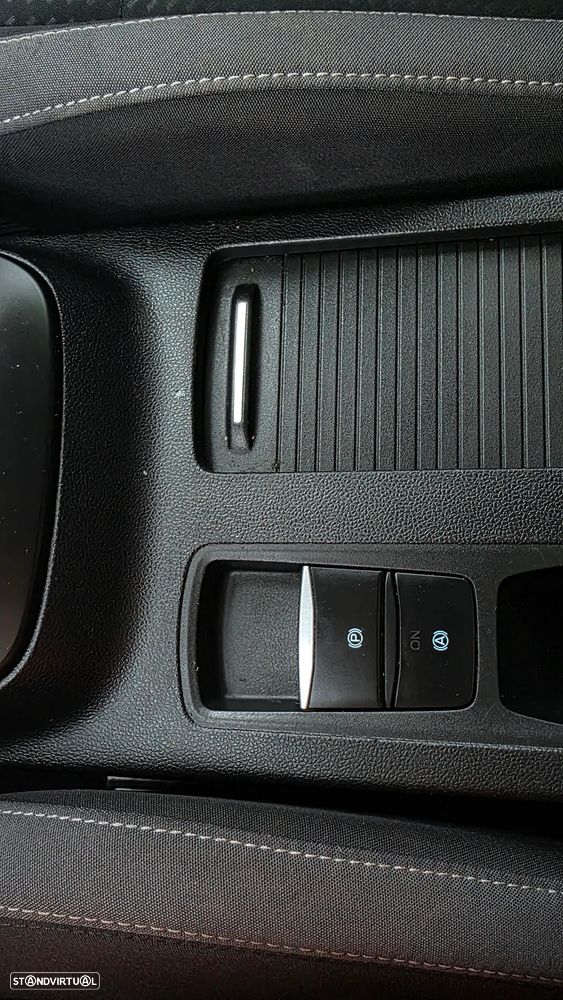 Ford Focus 1.0 EcoBoost Hybrid TITANIUM DESIGN - 37