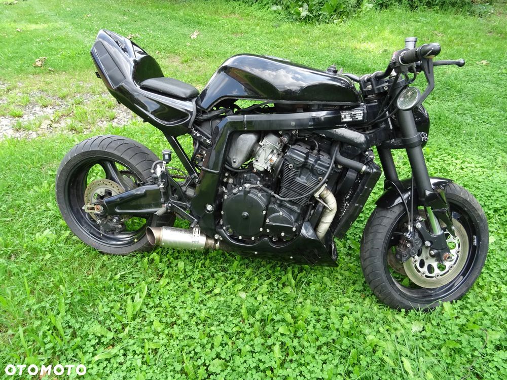 Suzuki GSX-R - 6
