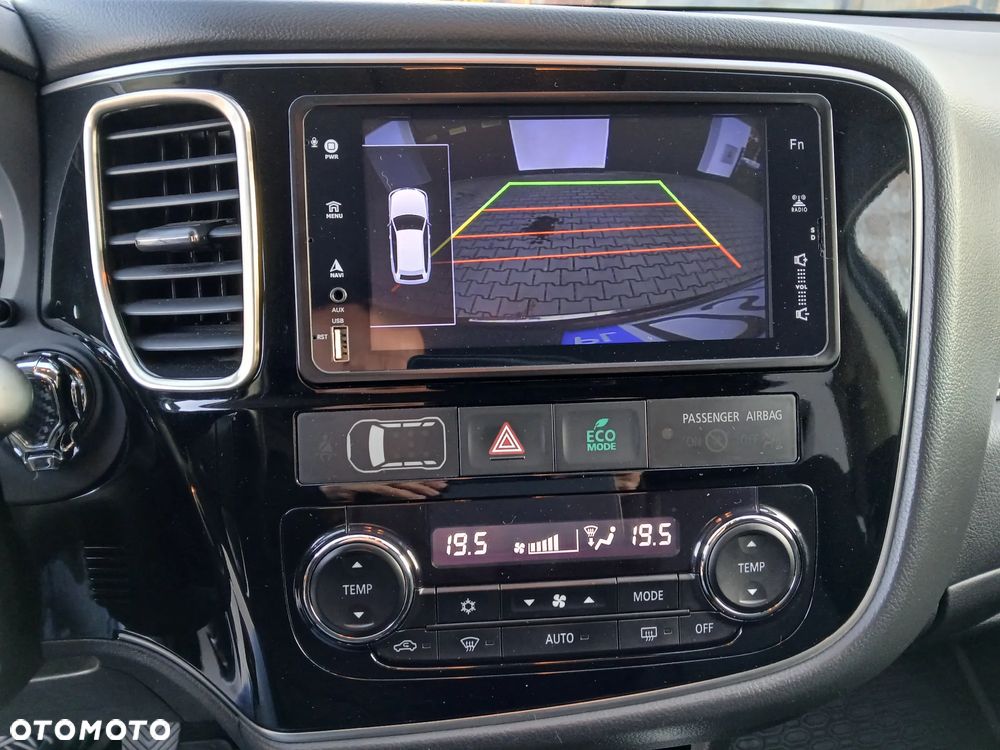 Mitsubishi Outlander 2.0 Intense 2WD - 31