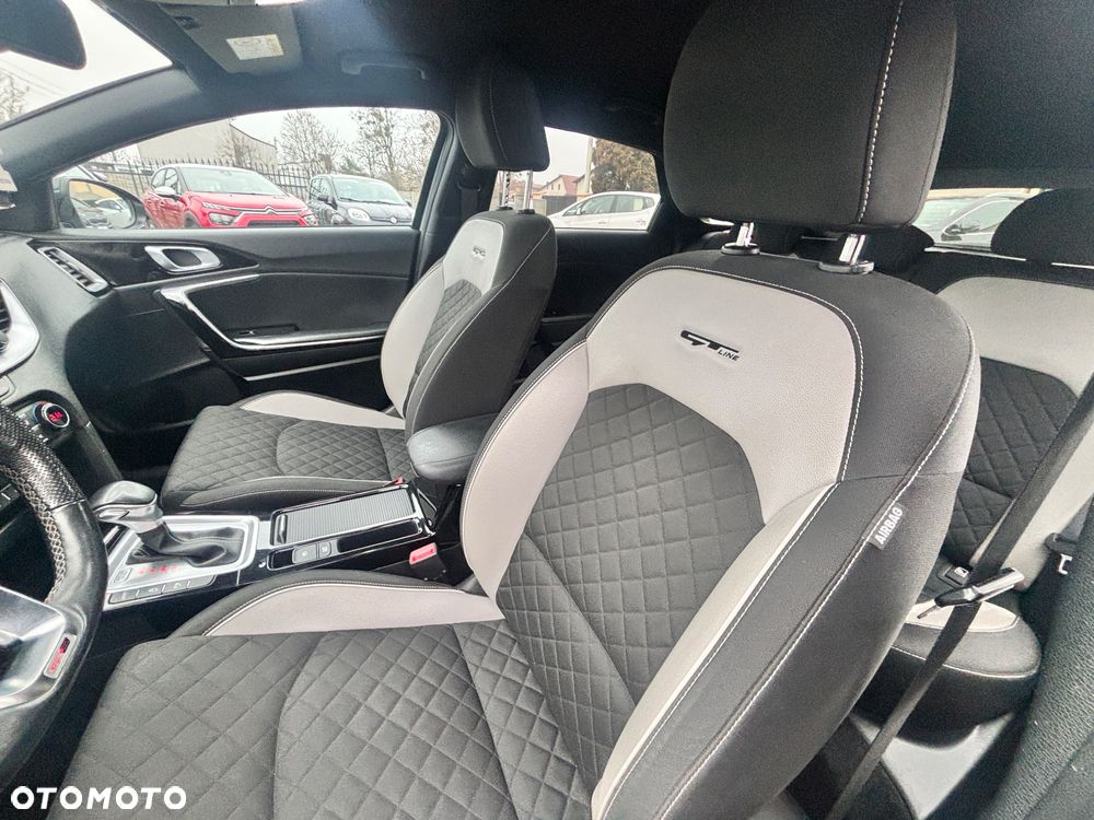 Kia ProCeed - 15