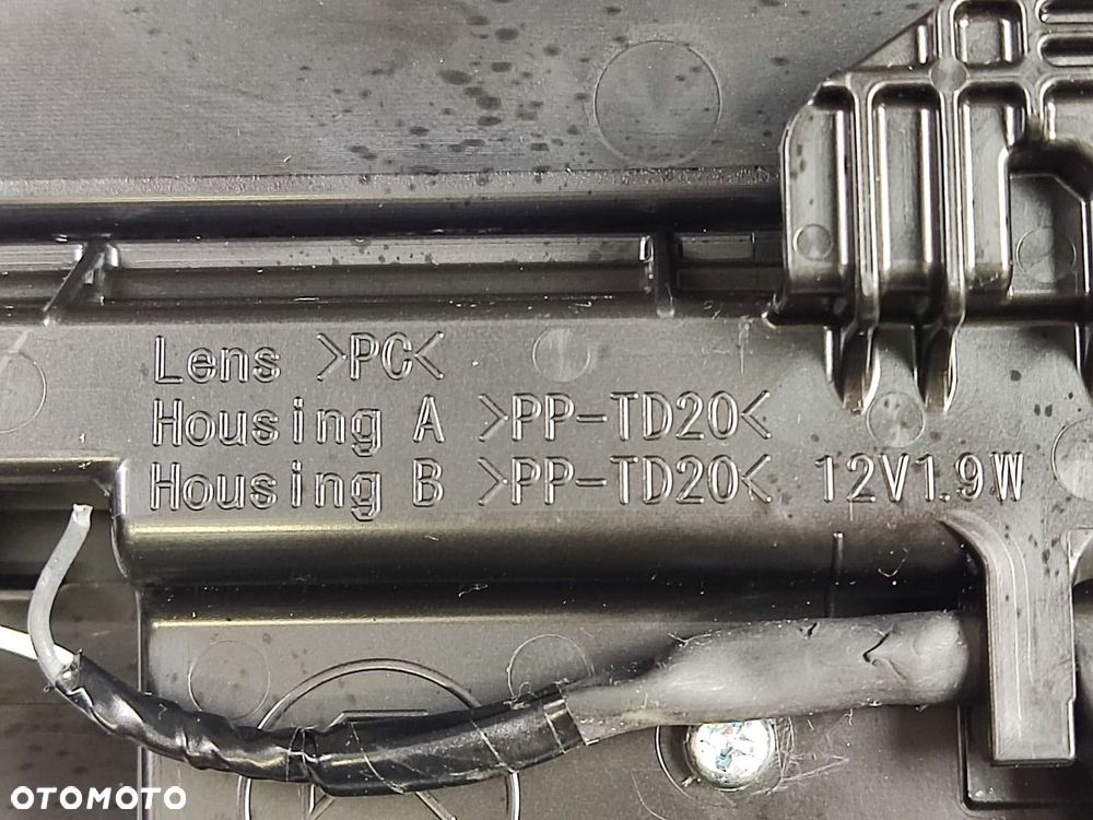 LEXUS ES 300h 18-21r Światło Stop Tylnej Szyby - 16