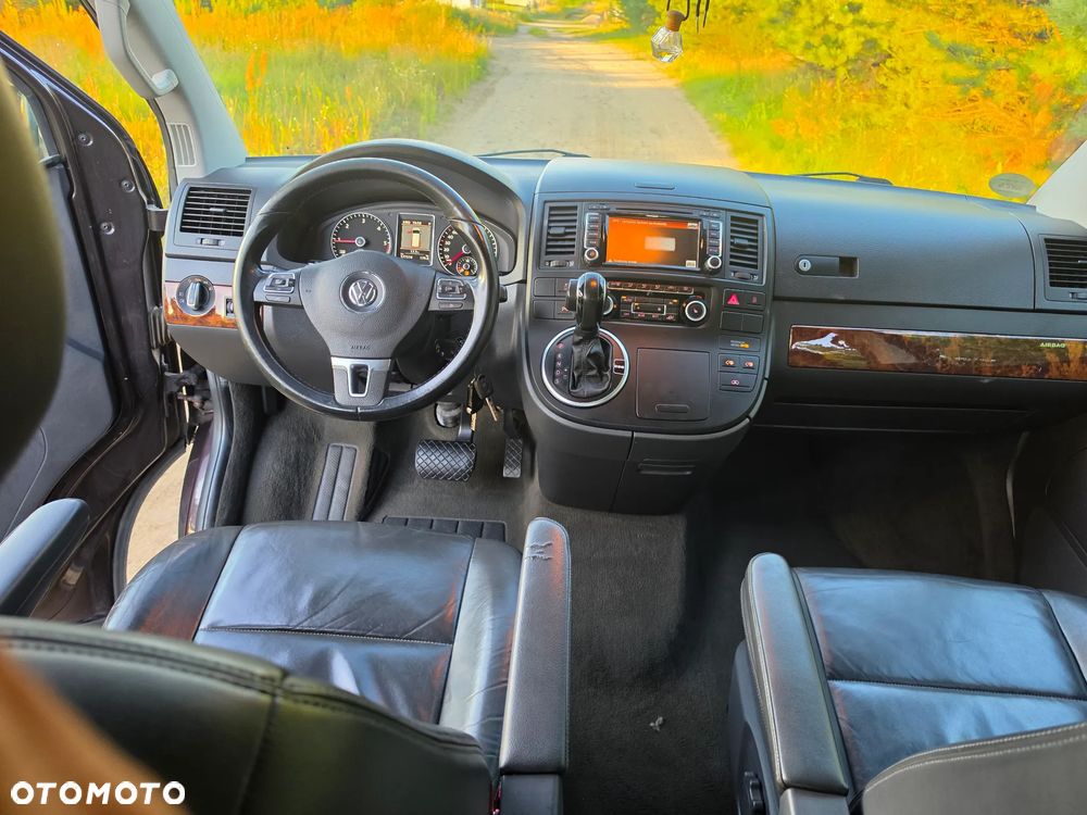 Volkswagen Multivan - 14