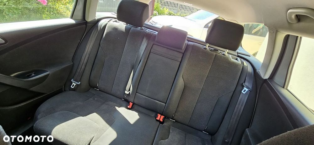 Volkswagen Passat - 6