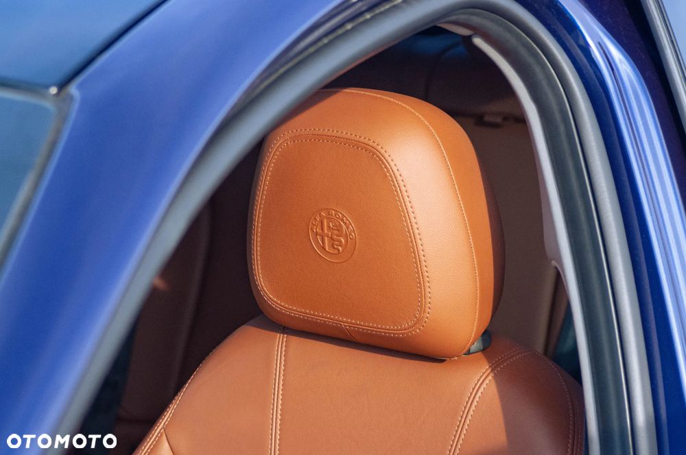 Alfa Romeo Giulia 2.0 Turbo 16V AT8-Q4 Ti - 14