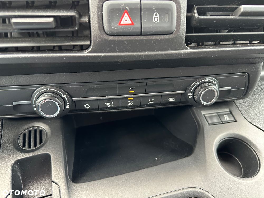 Toyota Proace City 1.5 D-4D 130KM 2,4t Active Long 130KM - 23