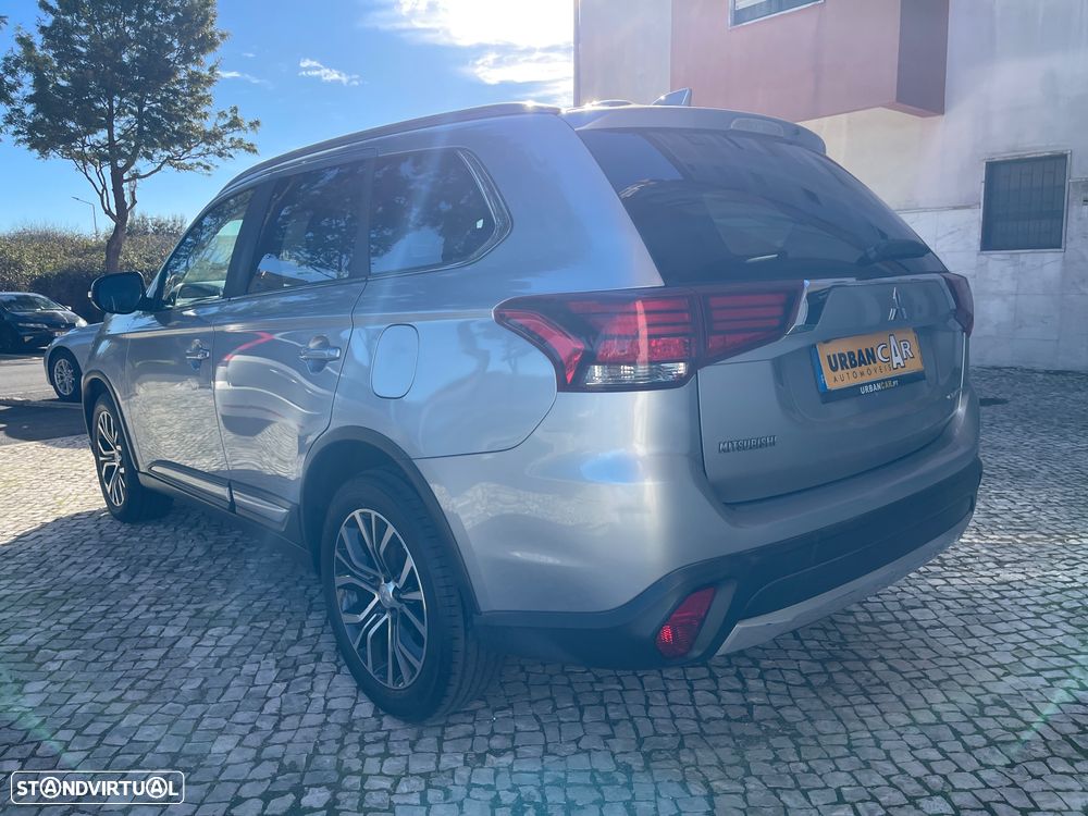 Mitsubishi Outlander 2.2 DI-D Intense+ - 6
