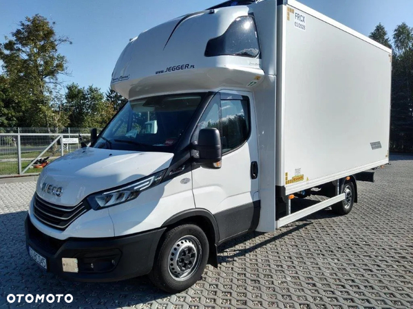 Iveco DAILY 35S18HA8 + Izoterma + Agregat Carrier + kabina sypialna