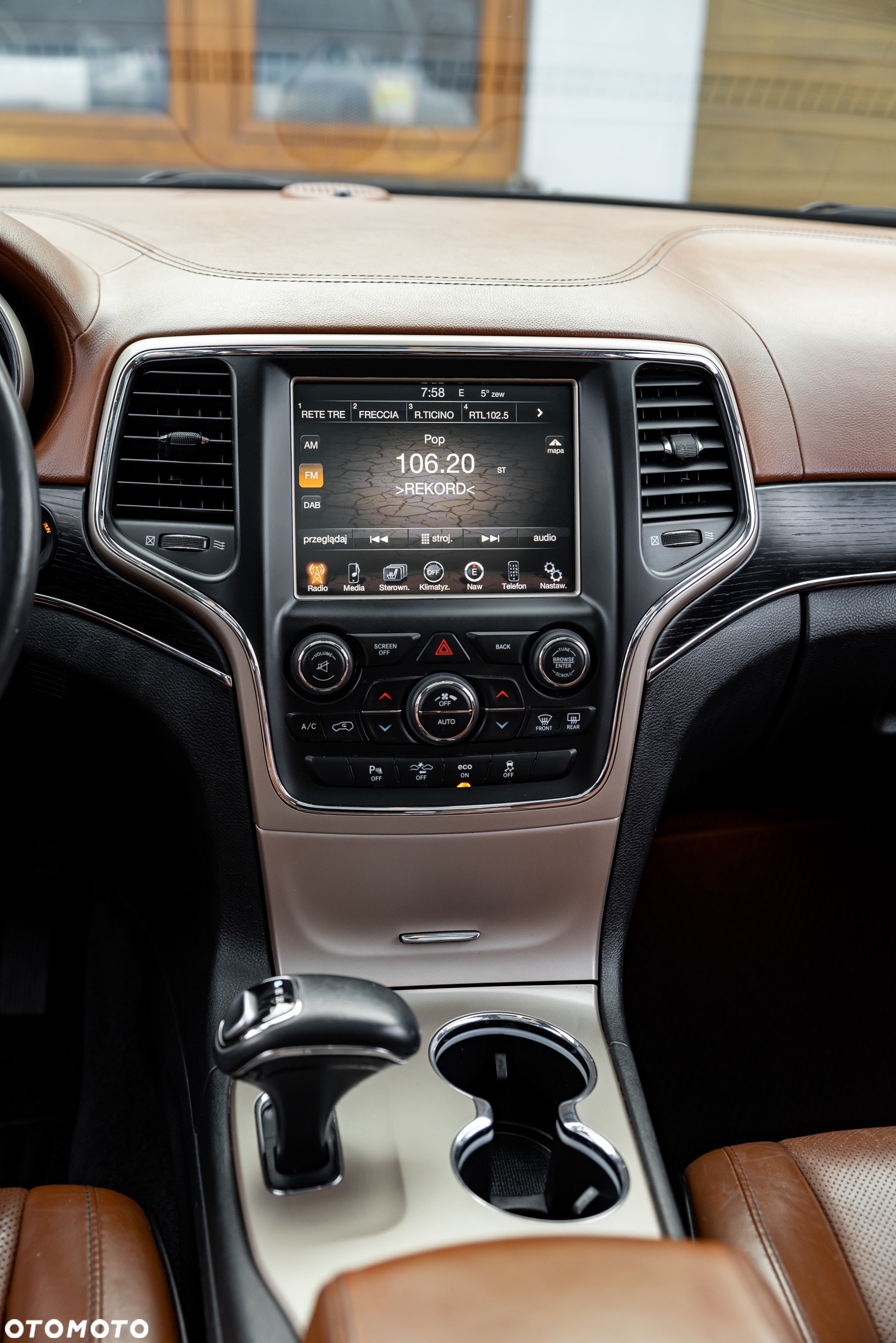 Jeep Grand Cherokee 3.0 CRD Overland Summit - 32