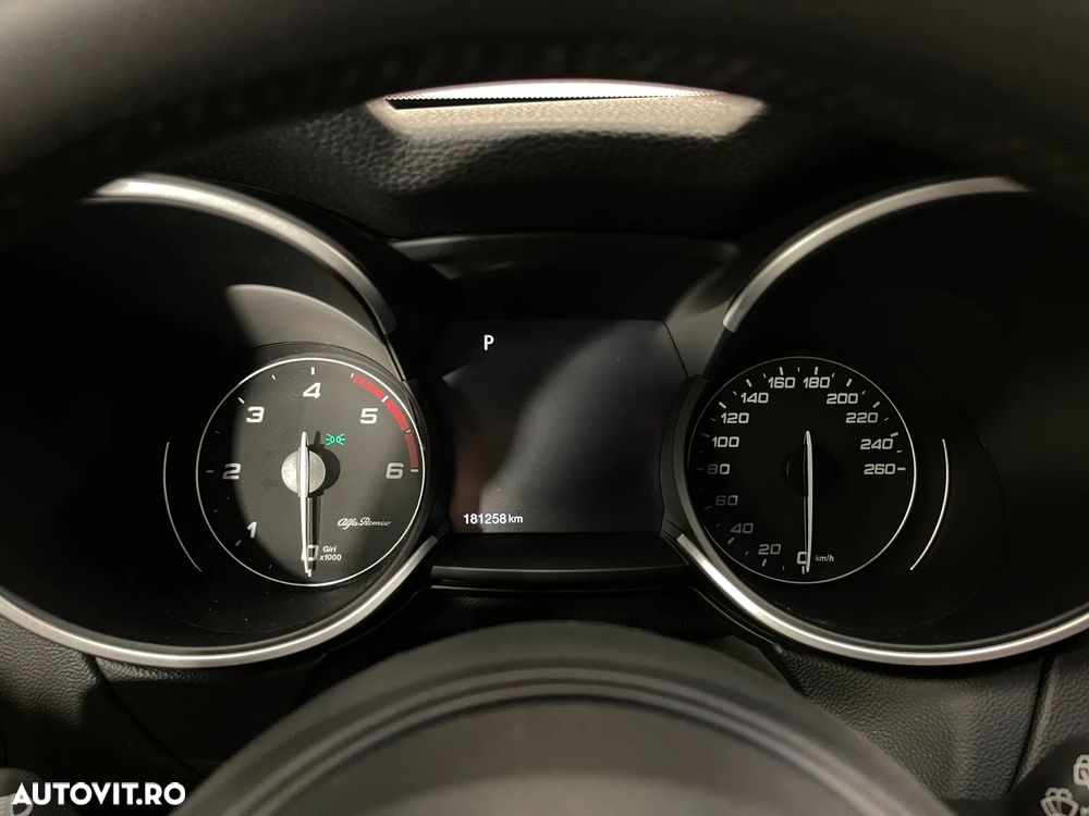 Alfa Romeo Stelvio 2.2 16V AT8 Q4 Business - 28
