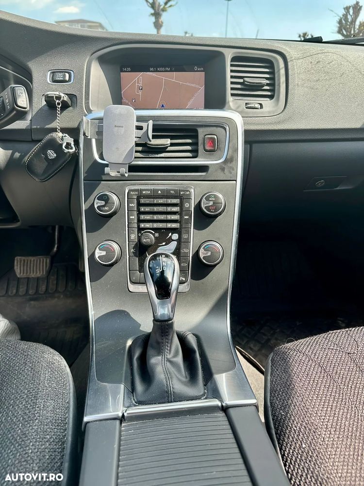 Volvo V60 D2 DRIVe Momentum - 4