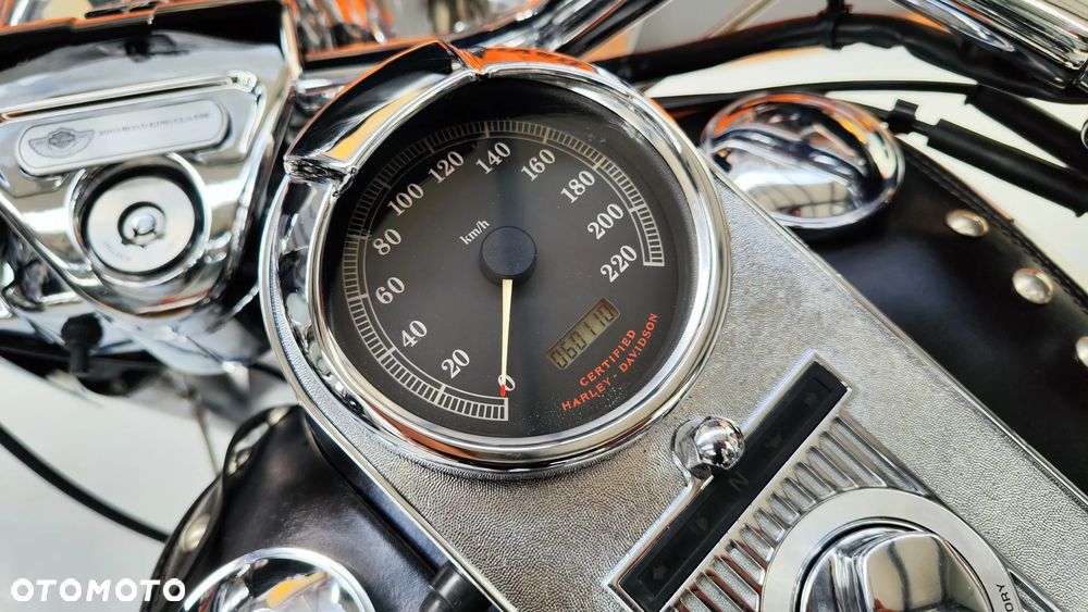 Harley-Davidson Touring Road King - 28