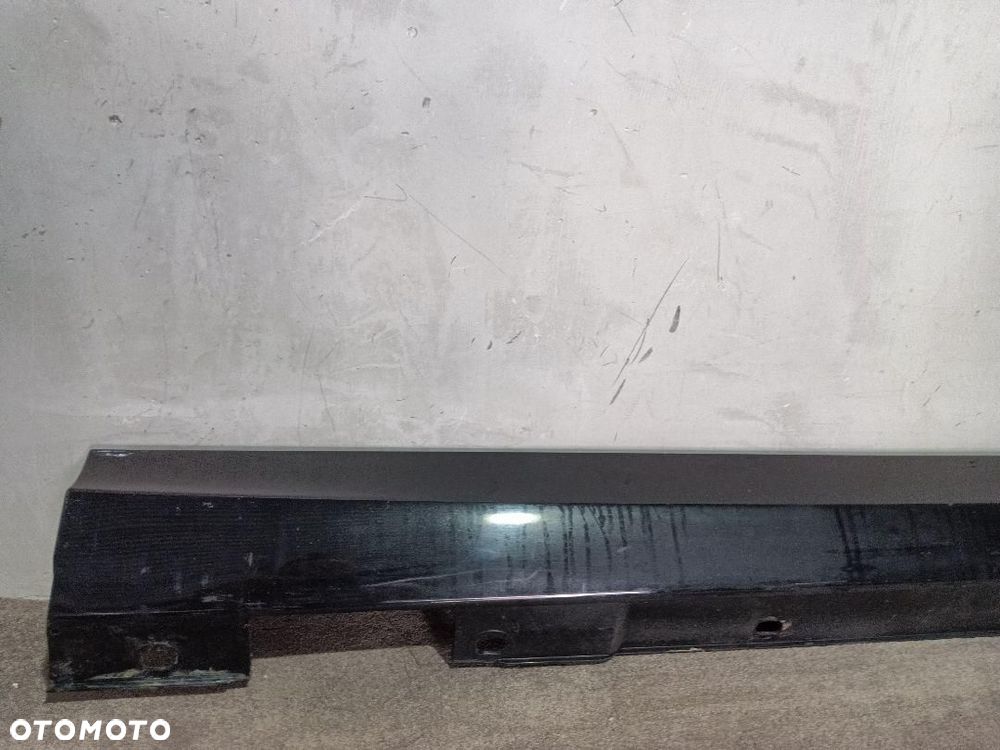 LISTWA PROGOWA PRAWA MERCEDES C KLASA W204 A2046900440 - 4