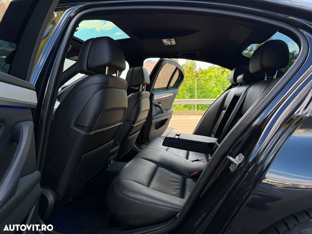 BMW Seria 5 530d Aut. - 13