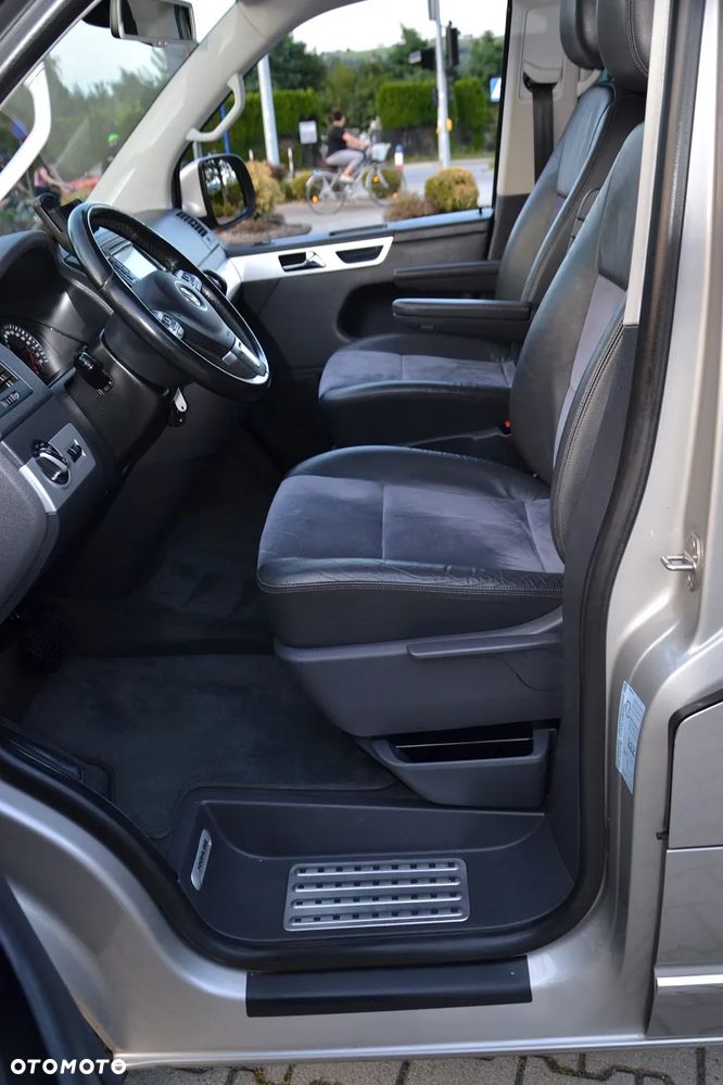 Volkswagen Multivan - 11