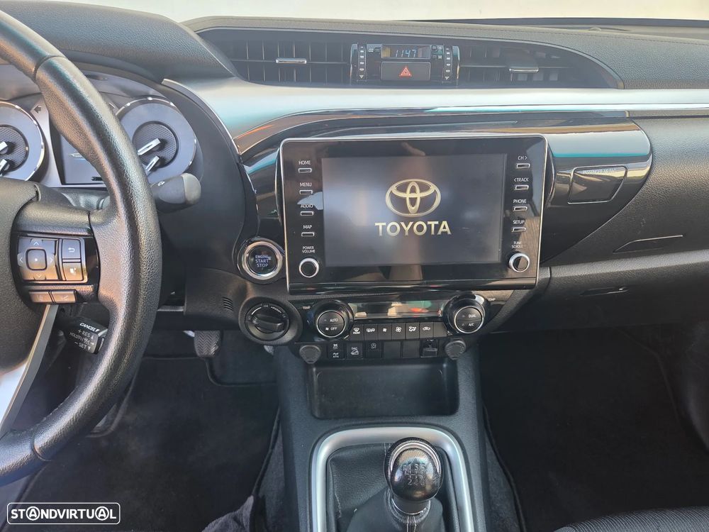 Toyota Hilux 2.4 D-4D 4WD CD CM - 18