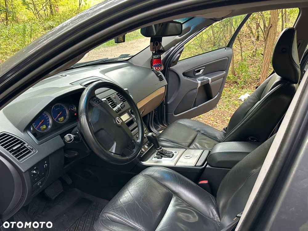 Volvo XC 90 - 9