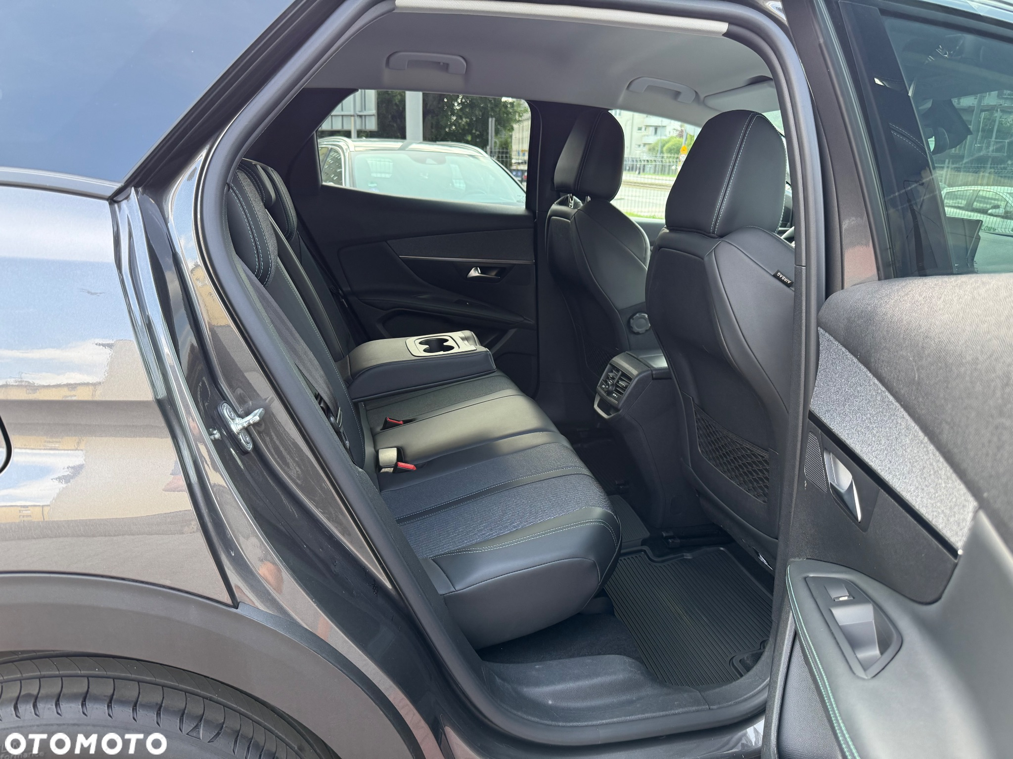 Peugeot 3008 1.5 BlueHDi Allure Pack S&S EAT8 - 25