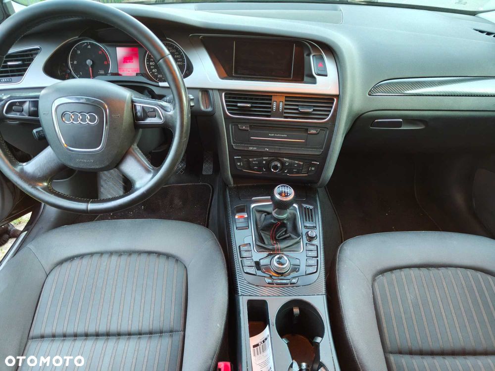Audi A4 Limousine - 8