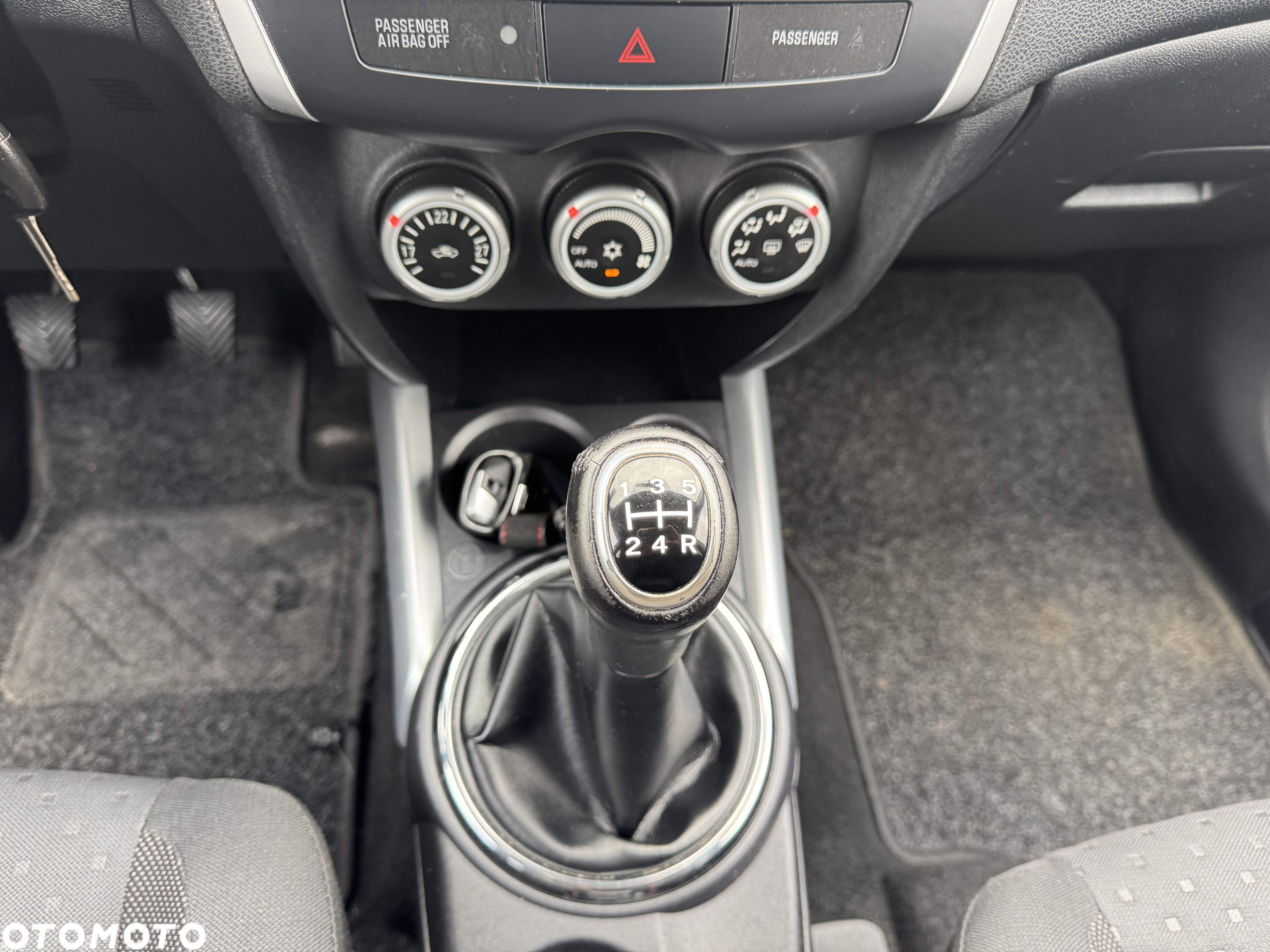 Mitsubishi ASX - 10