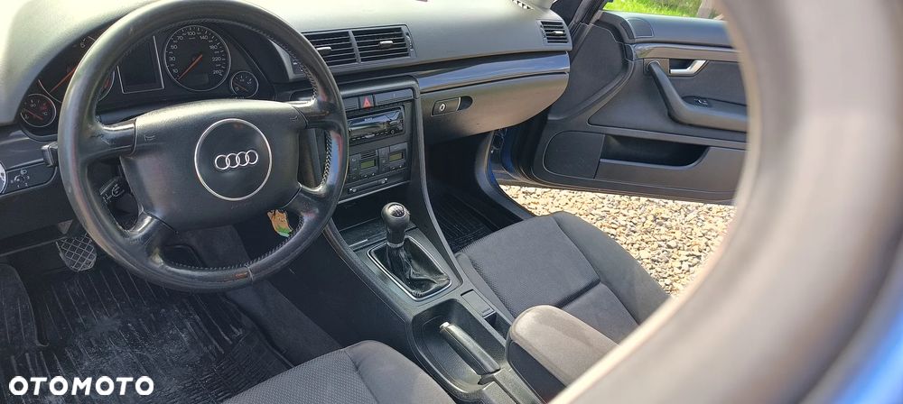 Audi A4 Limousine - 6