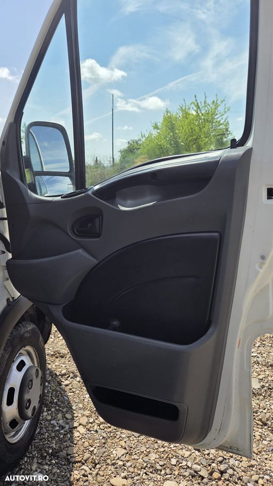 Iveco 35C12 cu platforma si obloane 4.8m - 13
