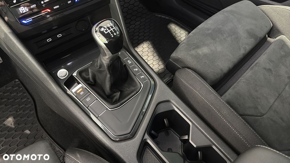 Volkswagen Tiguan 1.5 TSI EVO Life - 16