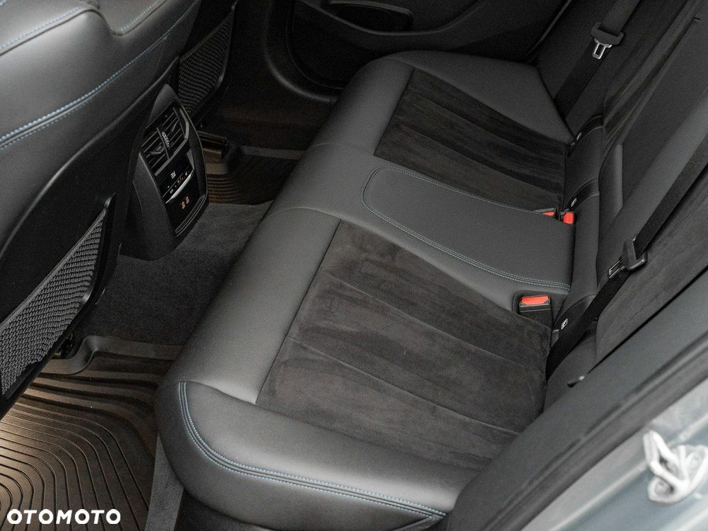 BMW Seria 3 320d xDrive M Sport sport - 24