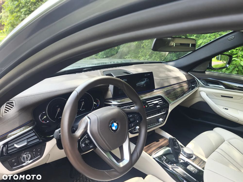 BMW Seria 5 520d Luxury Line - 12