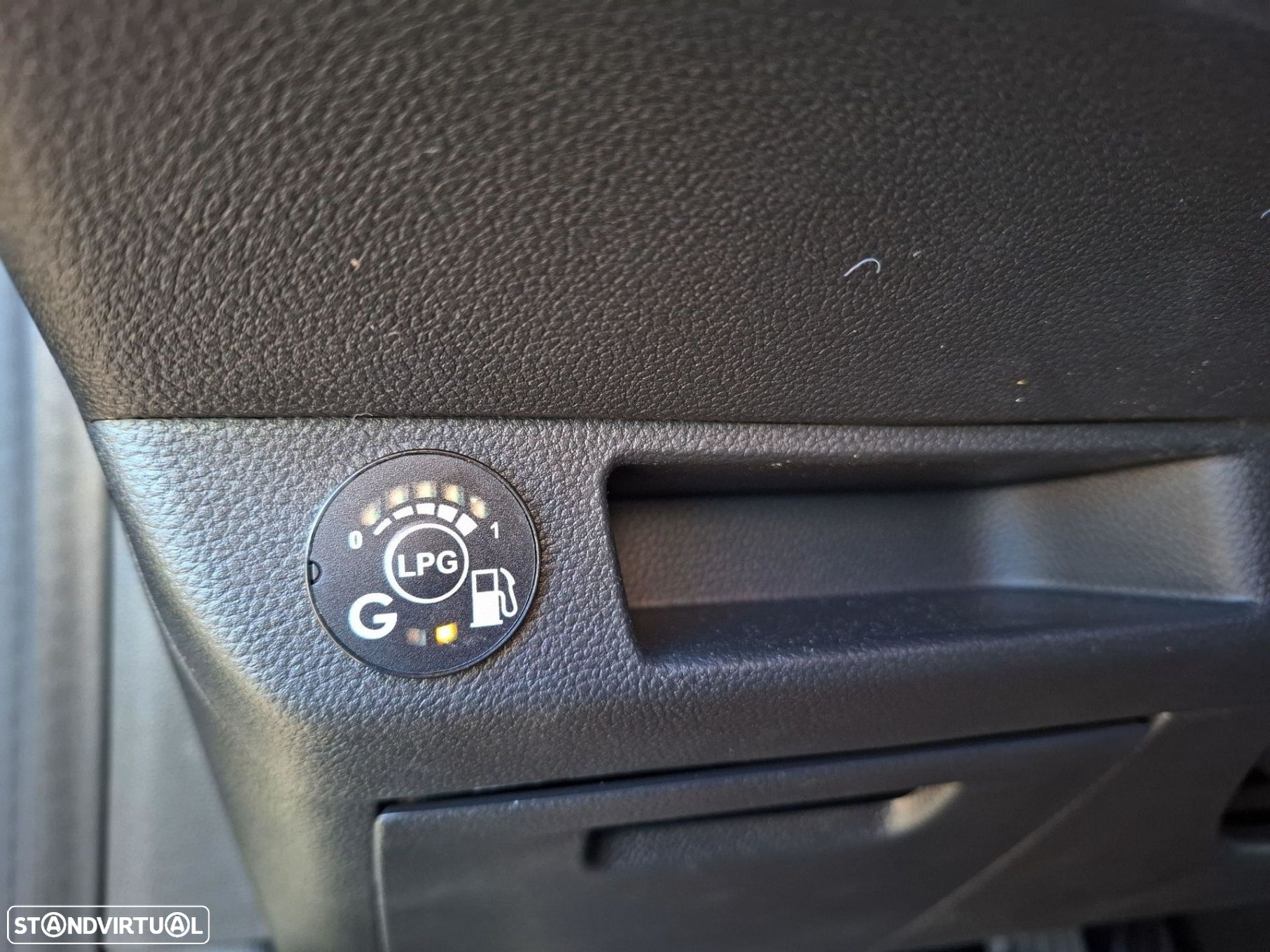 Renault Clio 1.0 TCe Techno Bi-Fuel - 22