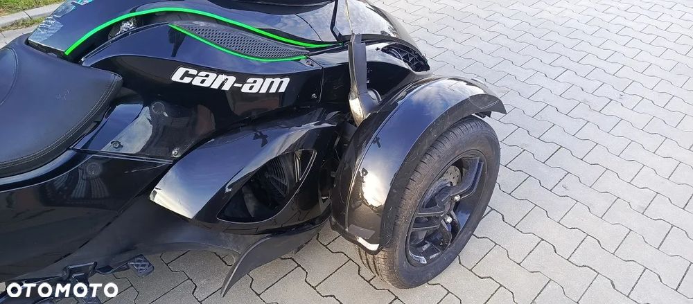 Can-Am Spyder - 8