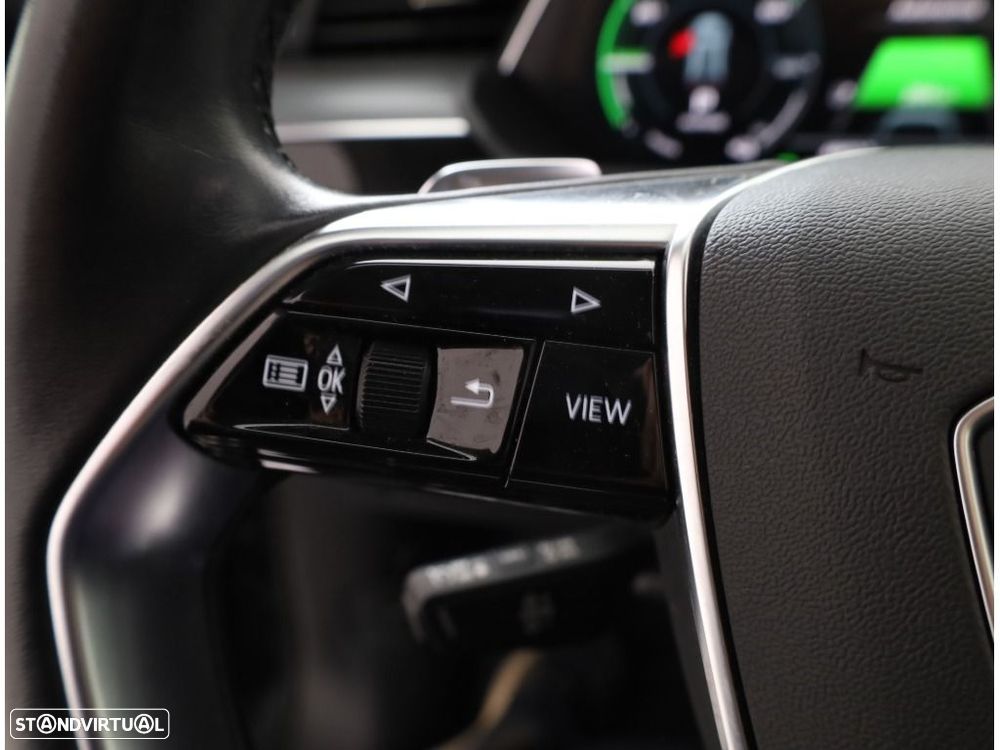 Audi Q8 e-Tron 55 quattro Advanced - 35