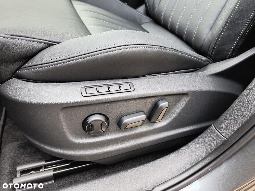 Skoda Karoq 1.5 TSI ACT Sportline DSG - 22