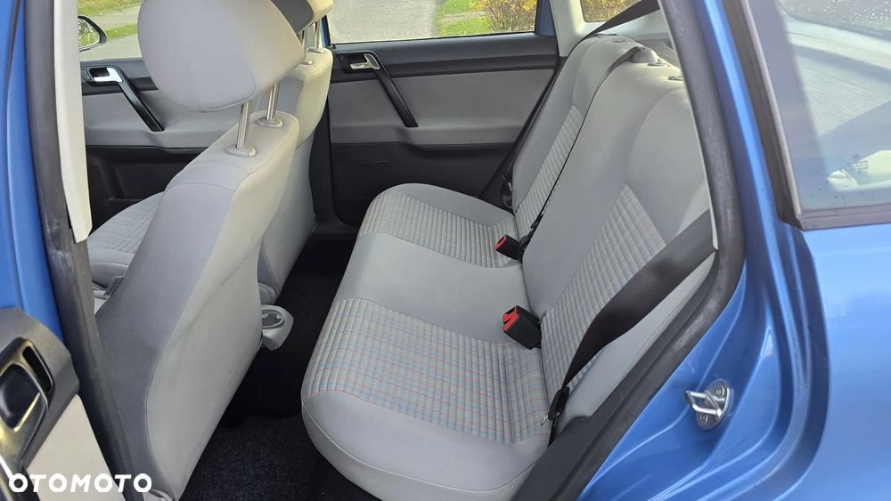 Volkswagen Polo 1.4 16V Trendline - 20