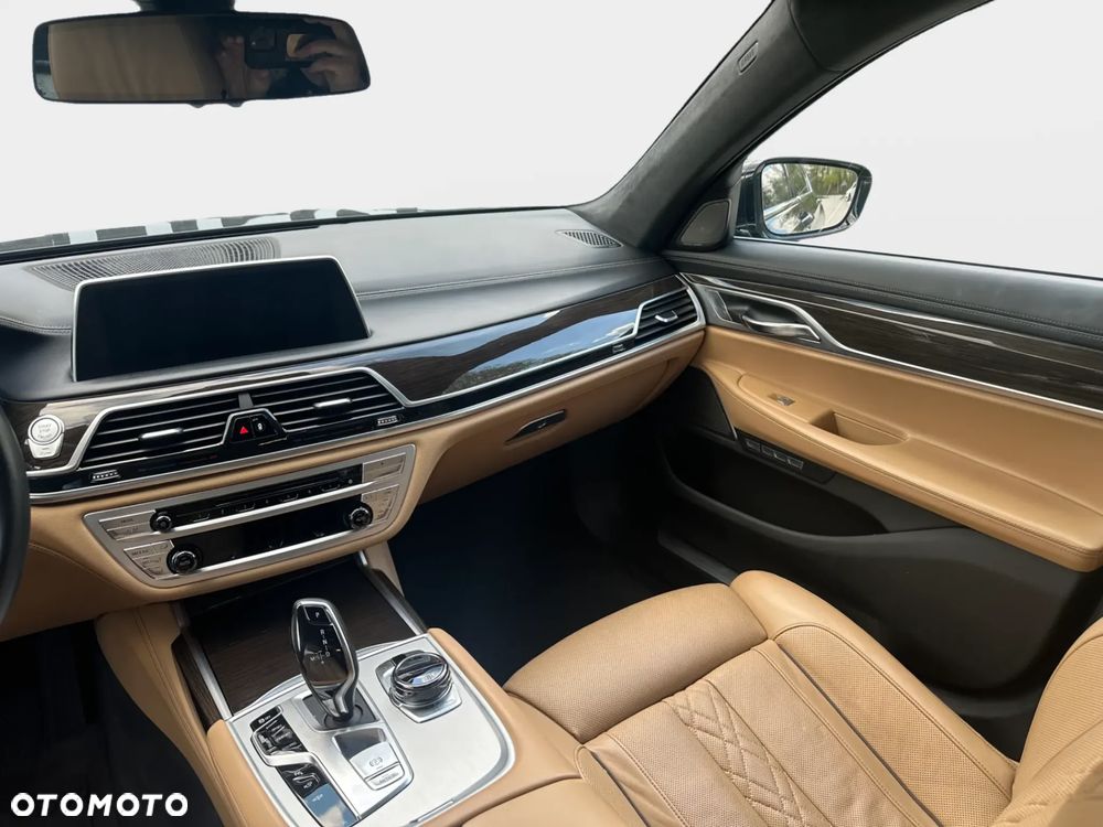 BMW Seria 7 740d xDrive - 15