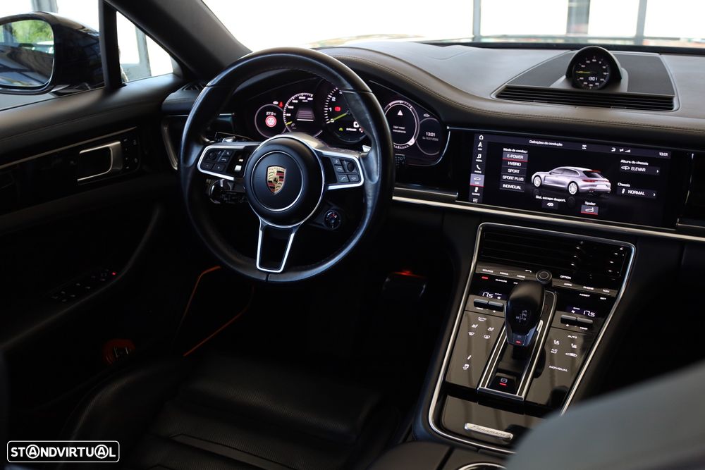 Porsche Panamera Sport Turismo - 20