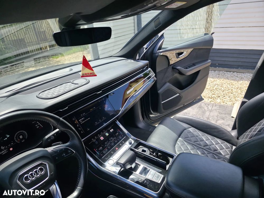 Audi Q8 - 16