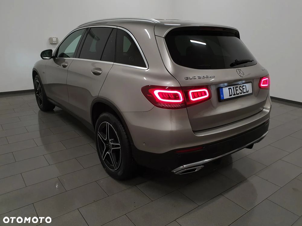Mercedes-Benz GLC 300 de 4Matic 9G-TRONIC AMG Line Plus - 5