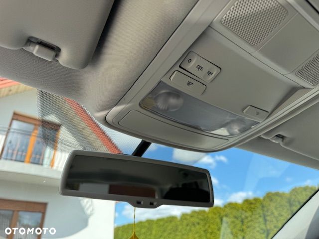 Volkswagen Touran - 29