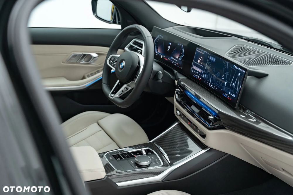 BMW Seria 3 330i xDrive M Sport - 31