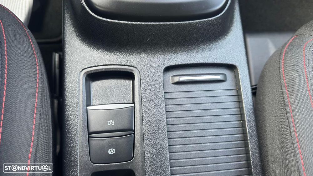 Ford Focus SW 1.0 EcoBoost MHEV ST-Line X - 23