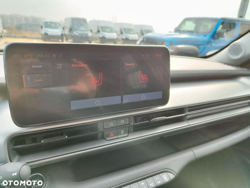 Jeep Avenger 1.2 T3 mHEV Altitude FWD eDCT6 - 22