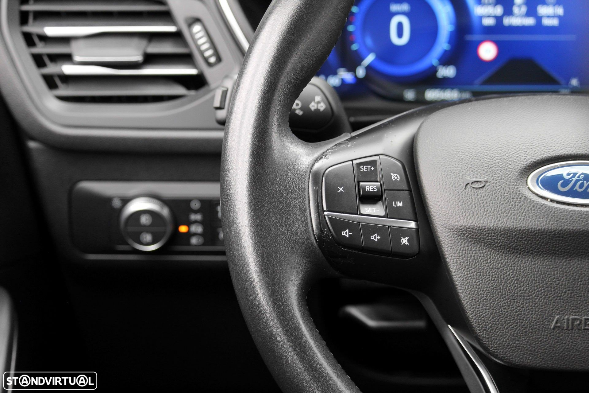 Ford Kuga 1.5 TDCi EcoBlue Titanium - 25