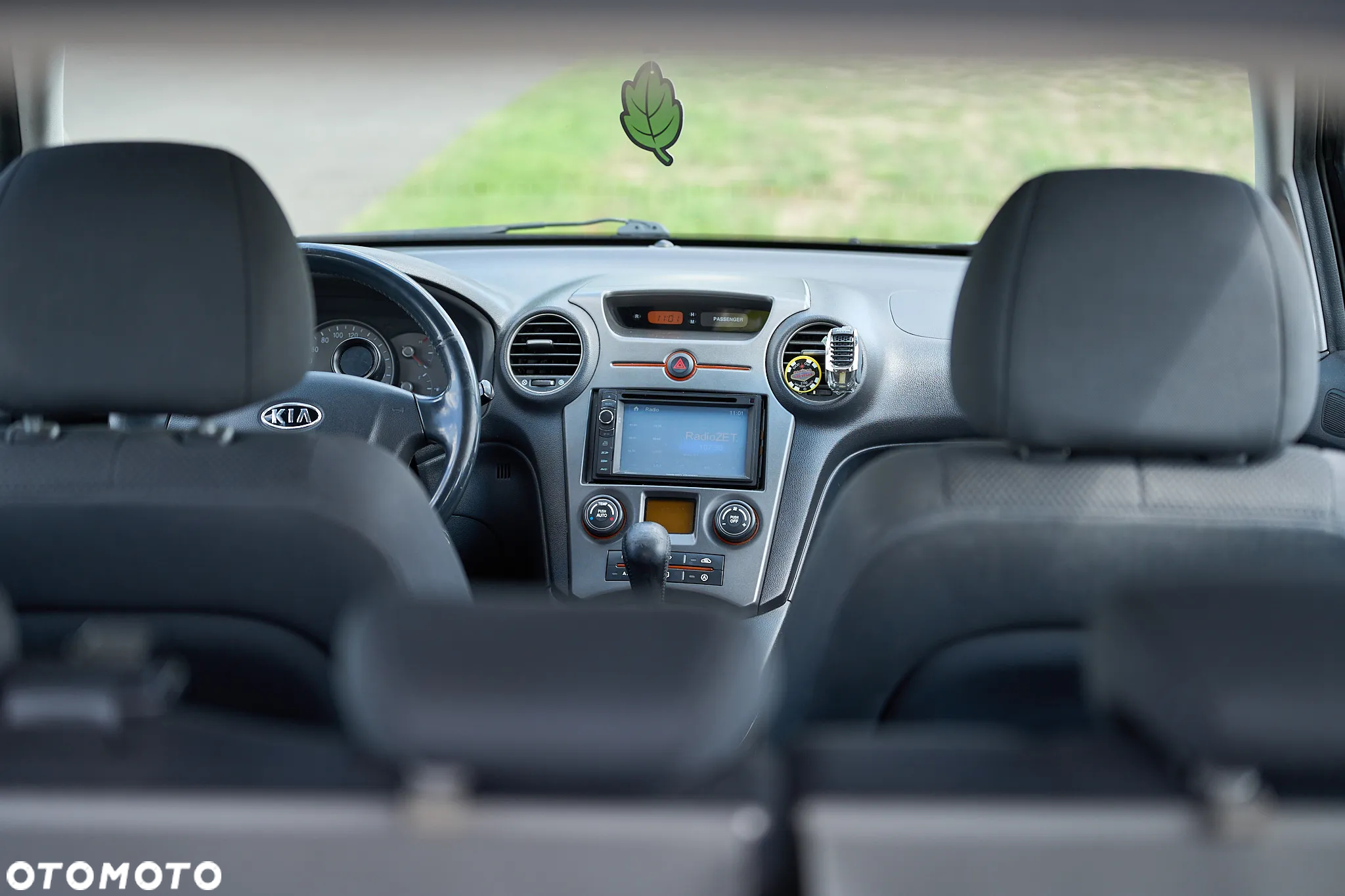 Kia Carens - 12