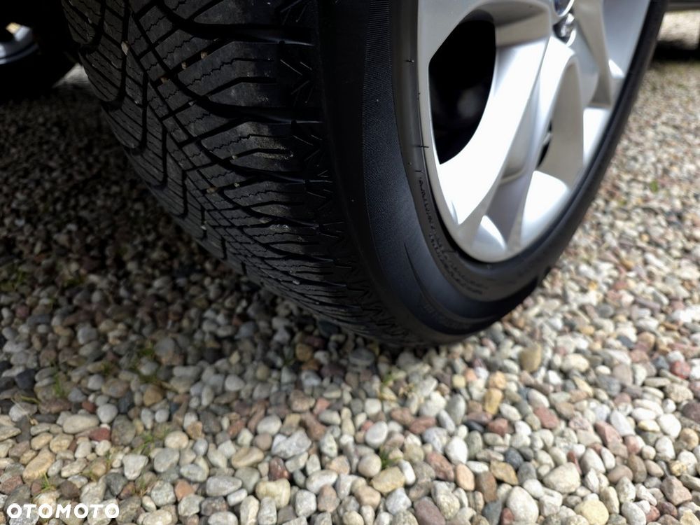 Ford Kuga 2.0 TDCi FWD Titanium - 26