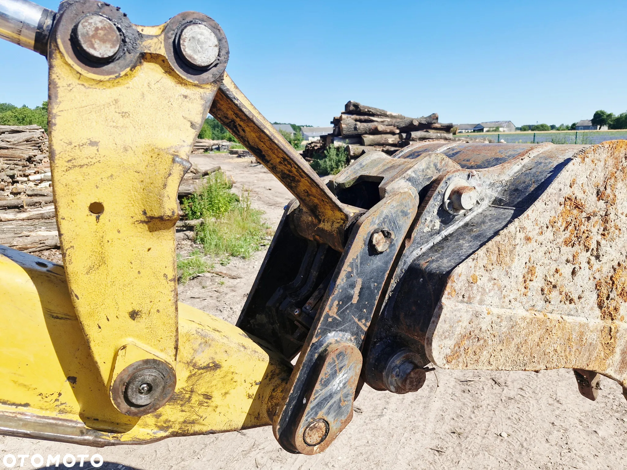 Caterpillar 444F2 - 17
