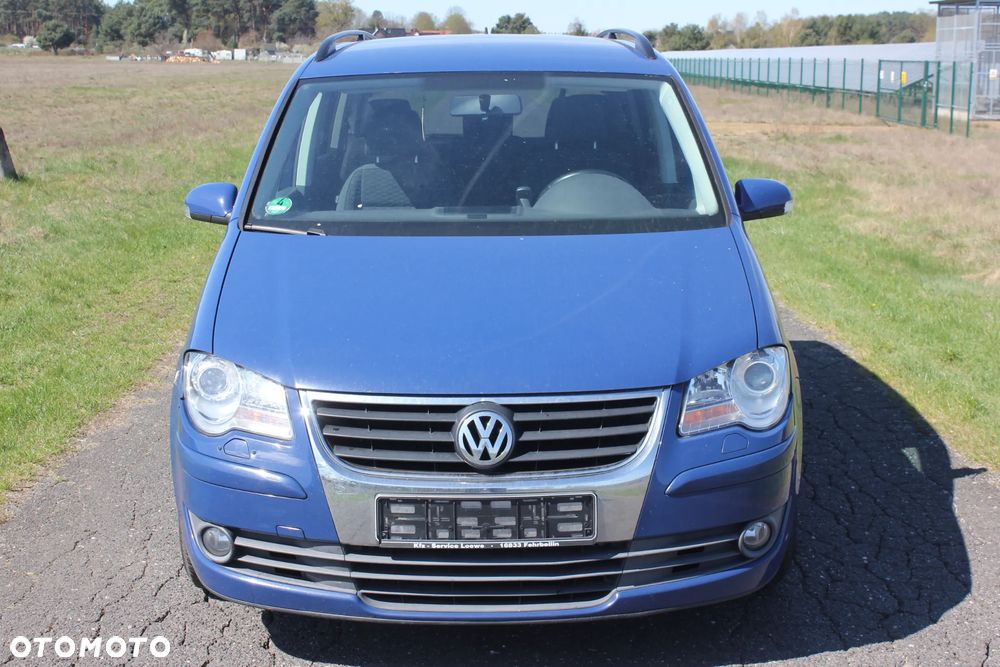 Volkswagen Touran - 1