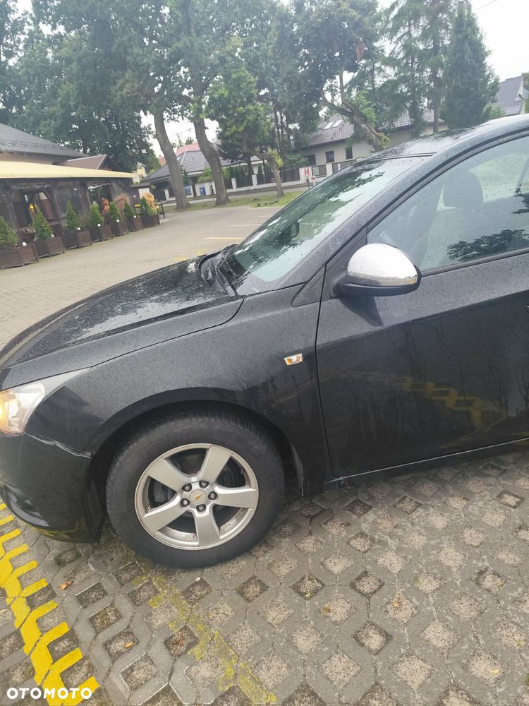 Chevrolet Cruze 1.6 LS - 6