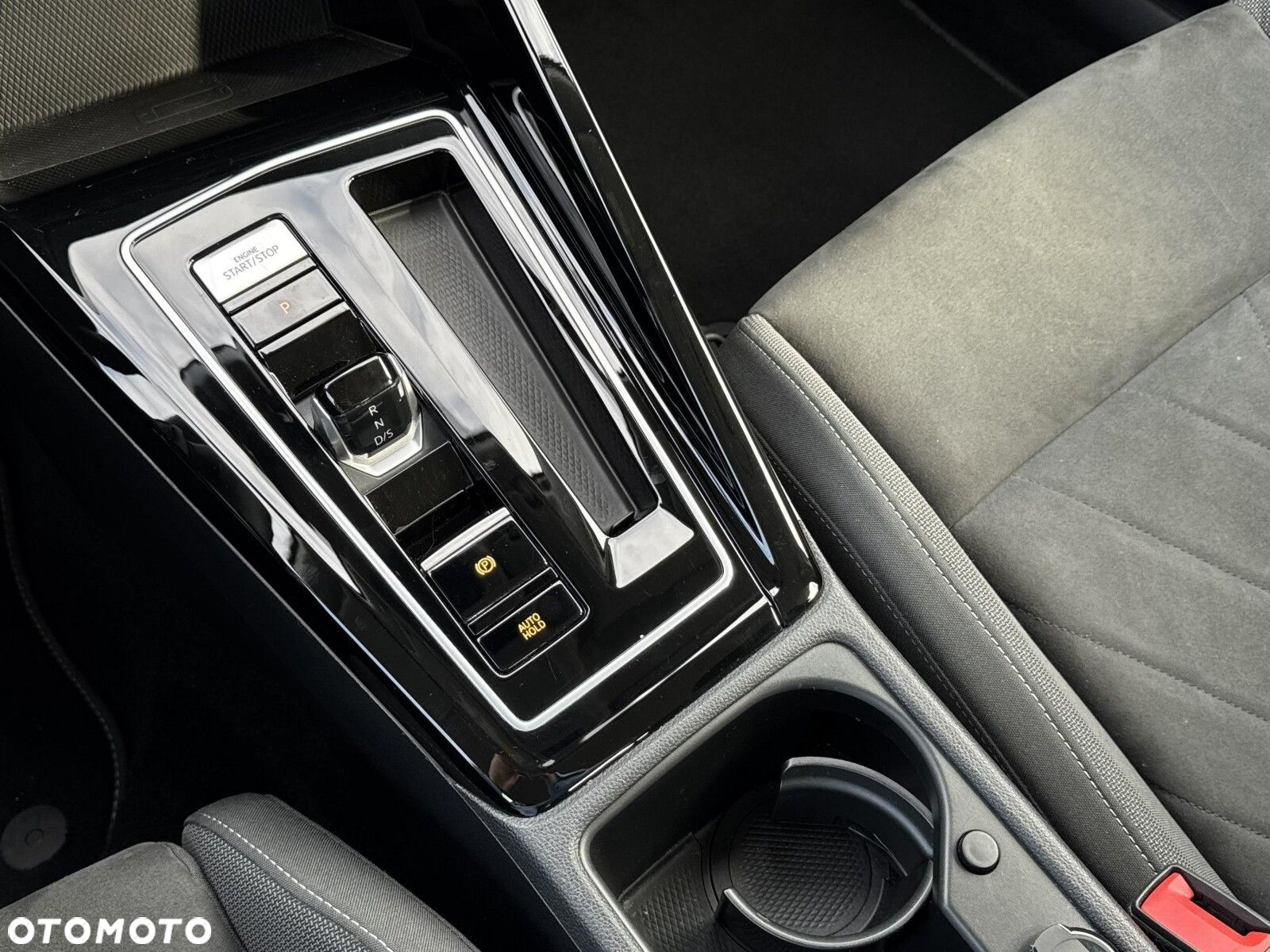 Volkswagen Golf - 22