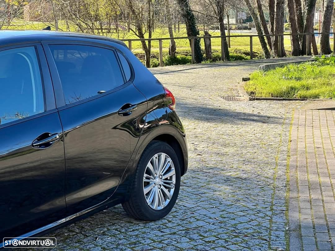 Peugeot 208 1.5 BlueHDi Allure - 4