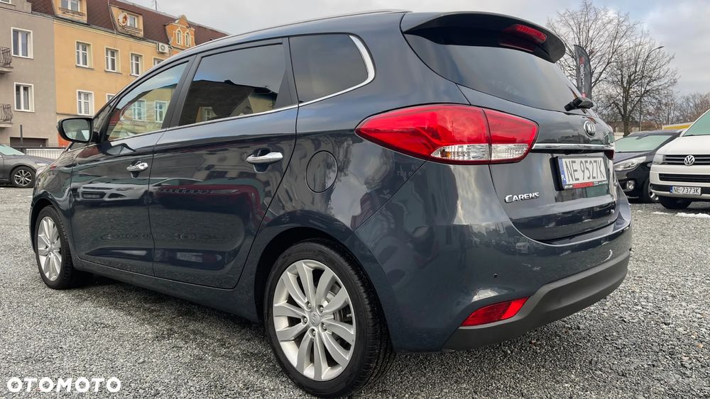 Kia Carens - 15